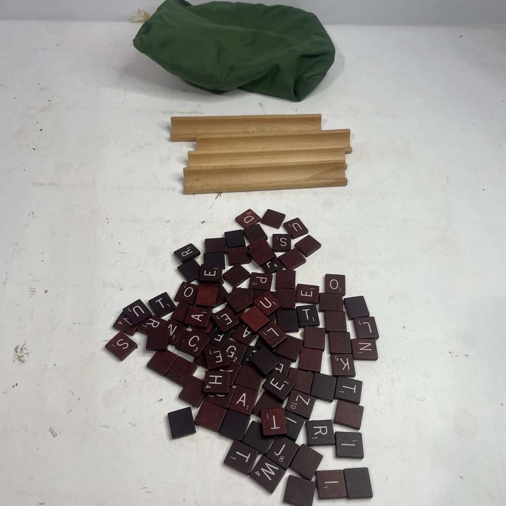 100 Scrabble Tiles/4 Holders/storage Bag